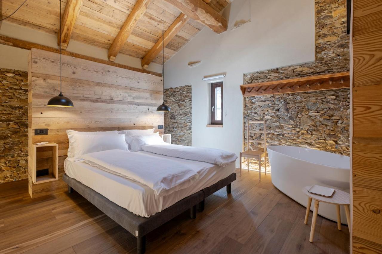 Bed and Breakfast L'Ozio Creativo Castelnuovo Nigra Exterior foto
